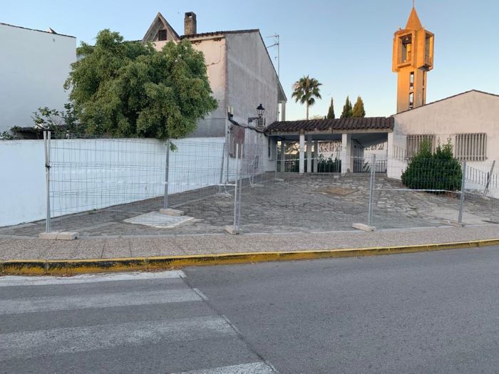 COMIENZA EL ARREGLO AL ACCESO A PLAZA ANDALUCÍA POR CALLE PRÍNCIPE JUAN CARLOS