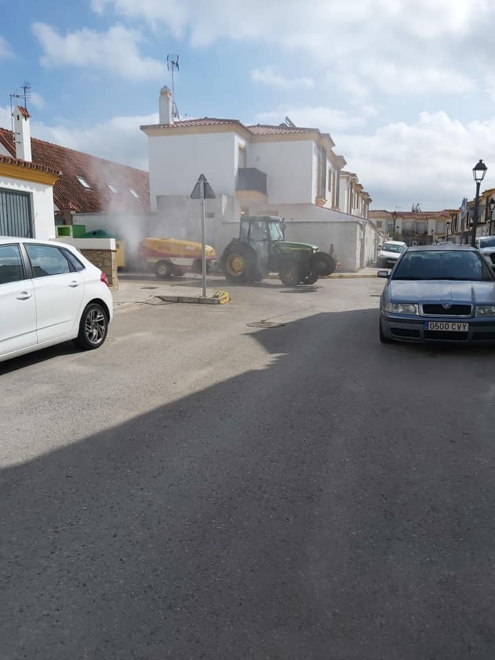 05 Abril 2020 Agricultores Desinfectan Por Tercera Vez Castellar De La Frontera 19