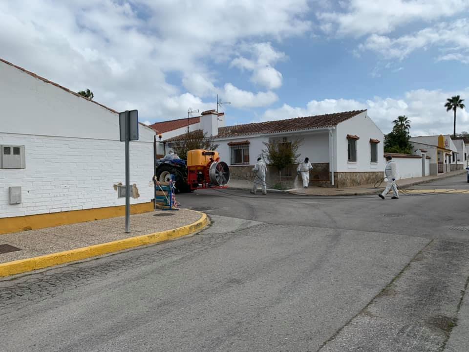 05 Abril 2020 Agricultores Desinfectan Por Tercera Vez Castellar De La Frontera 20