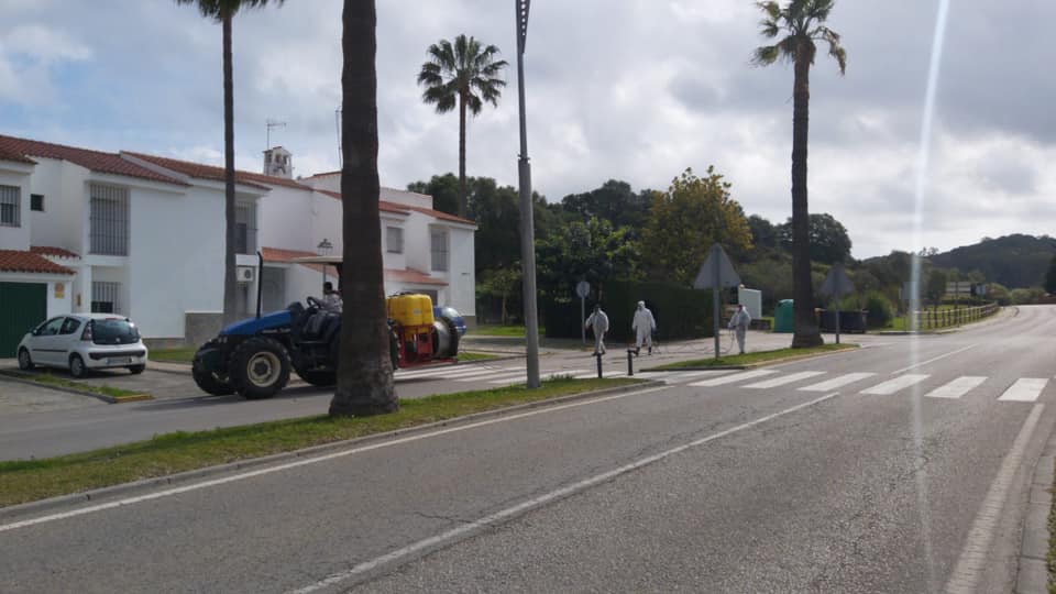 05 Abril 2020 Agricultores Desinfectan Por Tercera Vez Castellar De La Frontera 24