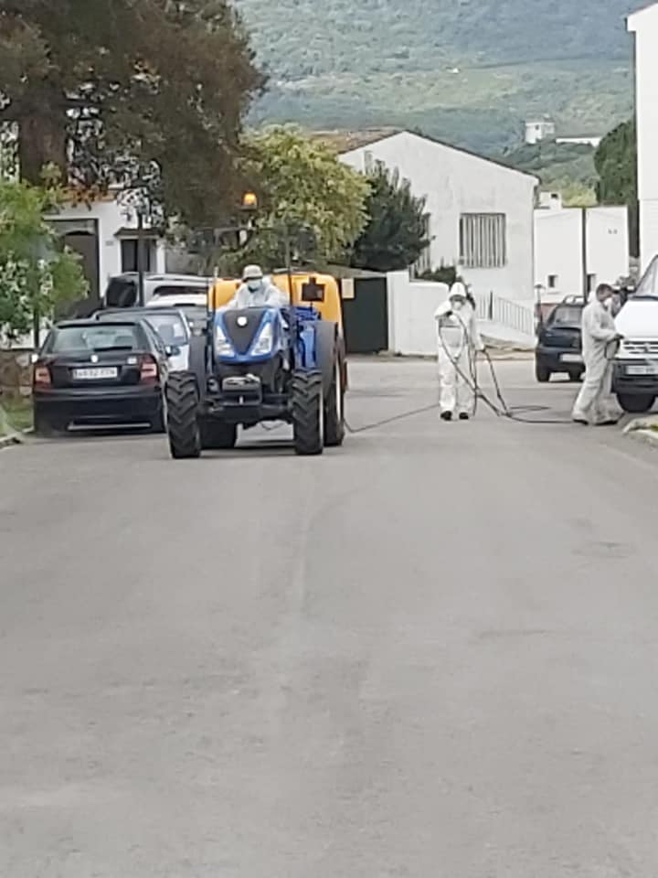 05 Abril 2020 Agricultores Desinfectan Por Tercera Vez Castellar De La Frontera 25