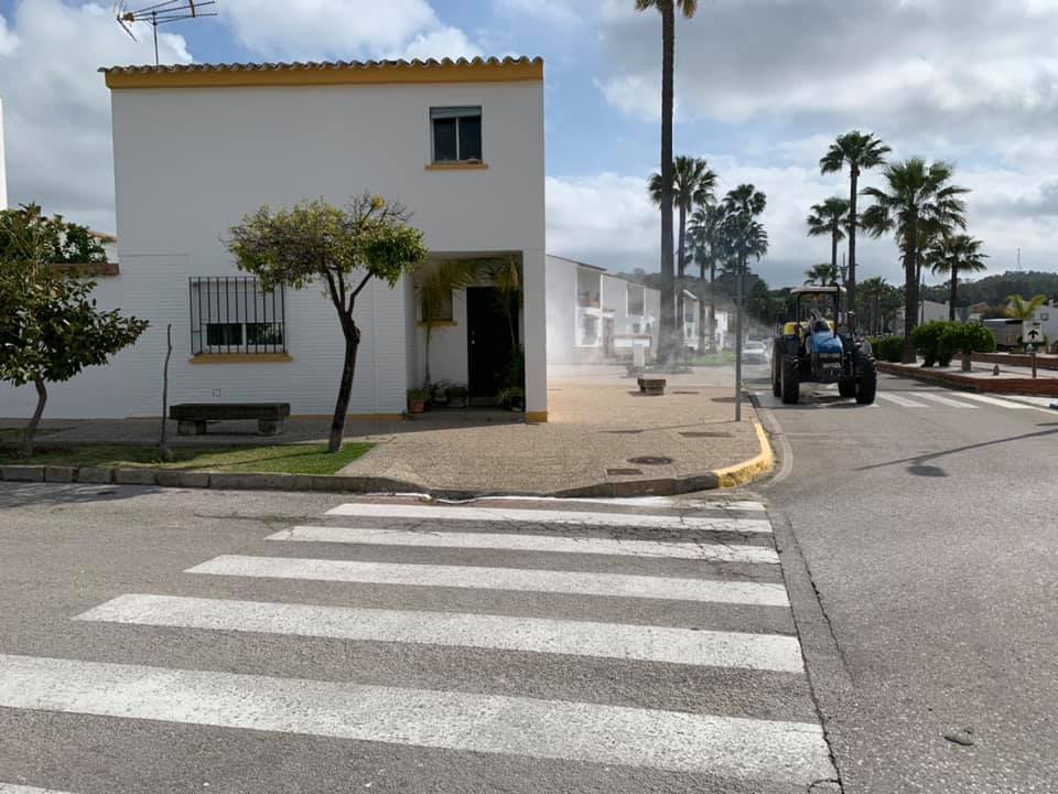 05 Abril 2020 Agricultores Desinfectan Por Tercera Vez Castellar De La Frontera 27