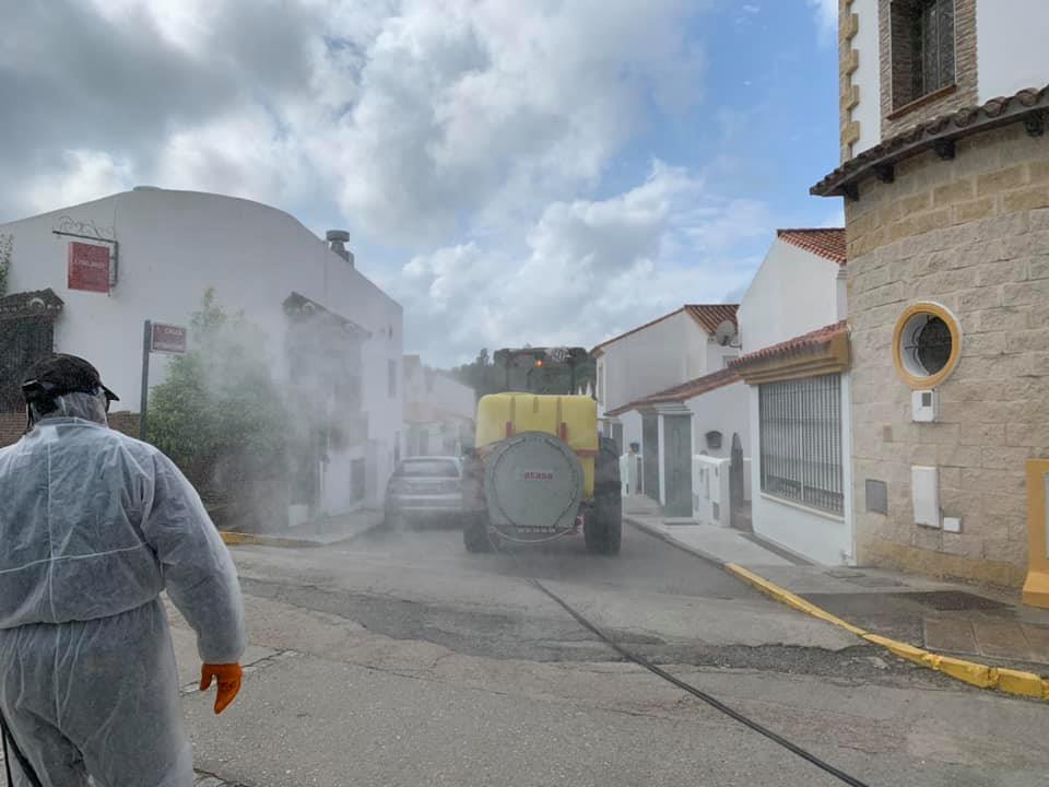 05 Abril 2020 Agricultores Desinfectan Por Tercera Vez Castellar De La Frontera 32