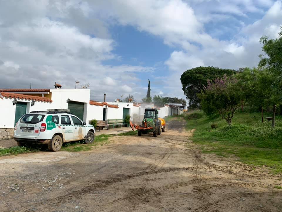 05 Abril 2020 Agricultores Desinfectan Por Tercera Vez Castellar De La Frontera 33