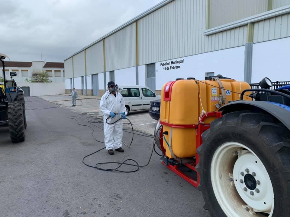 05 Abril 2020 Agricultores Desinfectan Por Tercera Vez Castellar De La Frontera 36