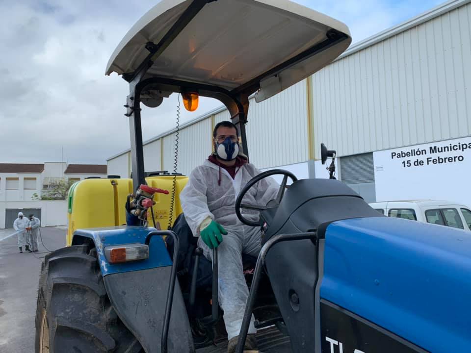 05 Abril 2020 Agricultores Desinfectan Por Tercera Vez Castellar De La Frontera 37