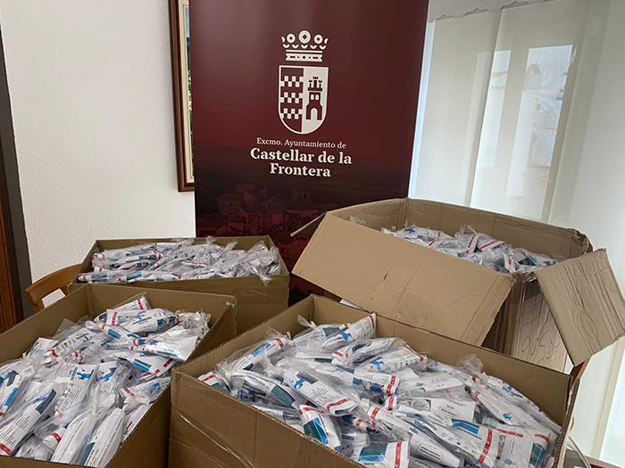 EL AYUNTAMIENTO CONTINÚA HOY CON EL REPARTO DE LAS 3.300 MASCARILLAS PARA TODOS LOS CASTELLARENSES