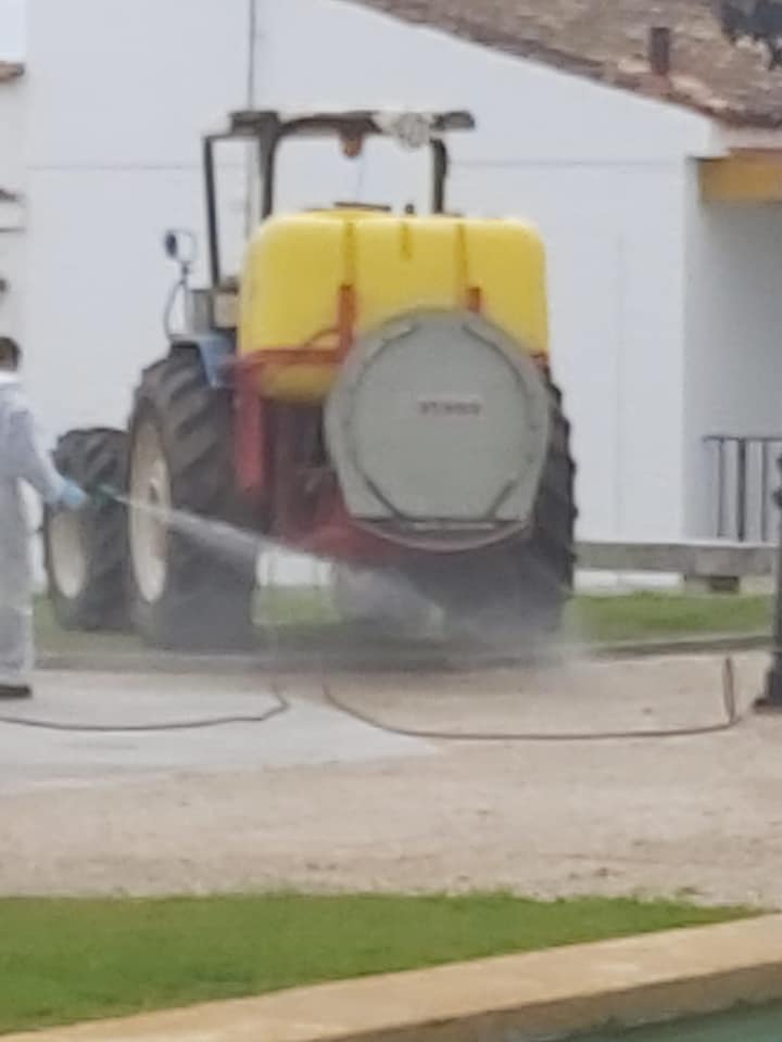 Agricultores Desinfectan Castellar De La Frontera El 30 De Marzo 2020 4