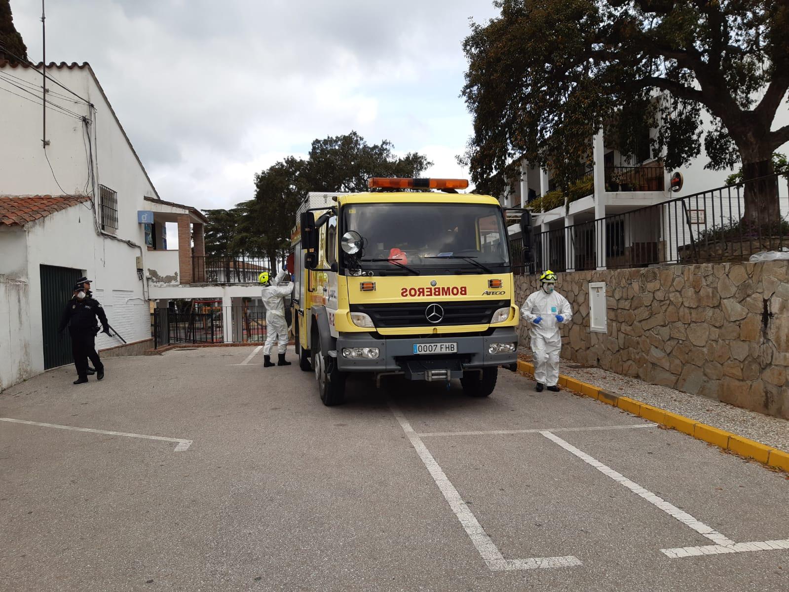 23 Abril 2020   Bomberos Desifectan En Castellar Por Sexta Vez Durante El Estado De Alarma 4
